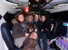 Nella limousine ti divertirai coi tuoi amici senza pensieri di dover guidare e sena privazioni di qualche bevanda in più.